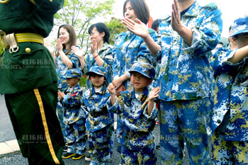 思橋幼兒園國(guó)防園親子游