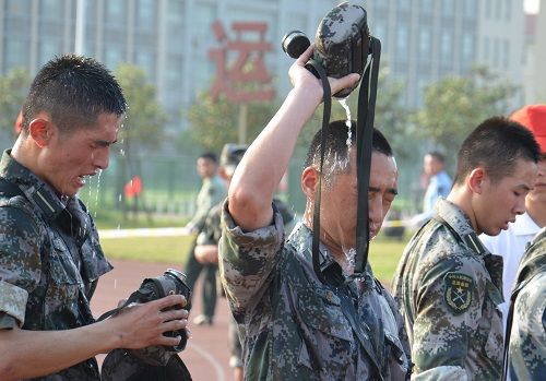 武漢軍械士官學(xué)校首屆慈善趣味運動會嘉年華3